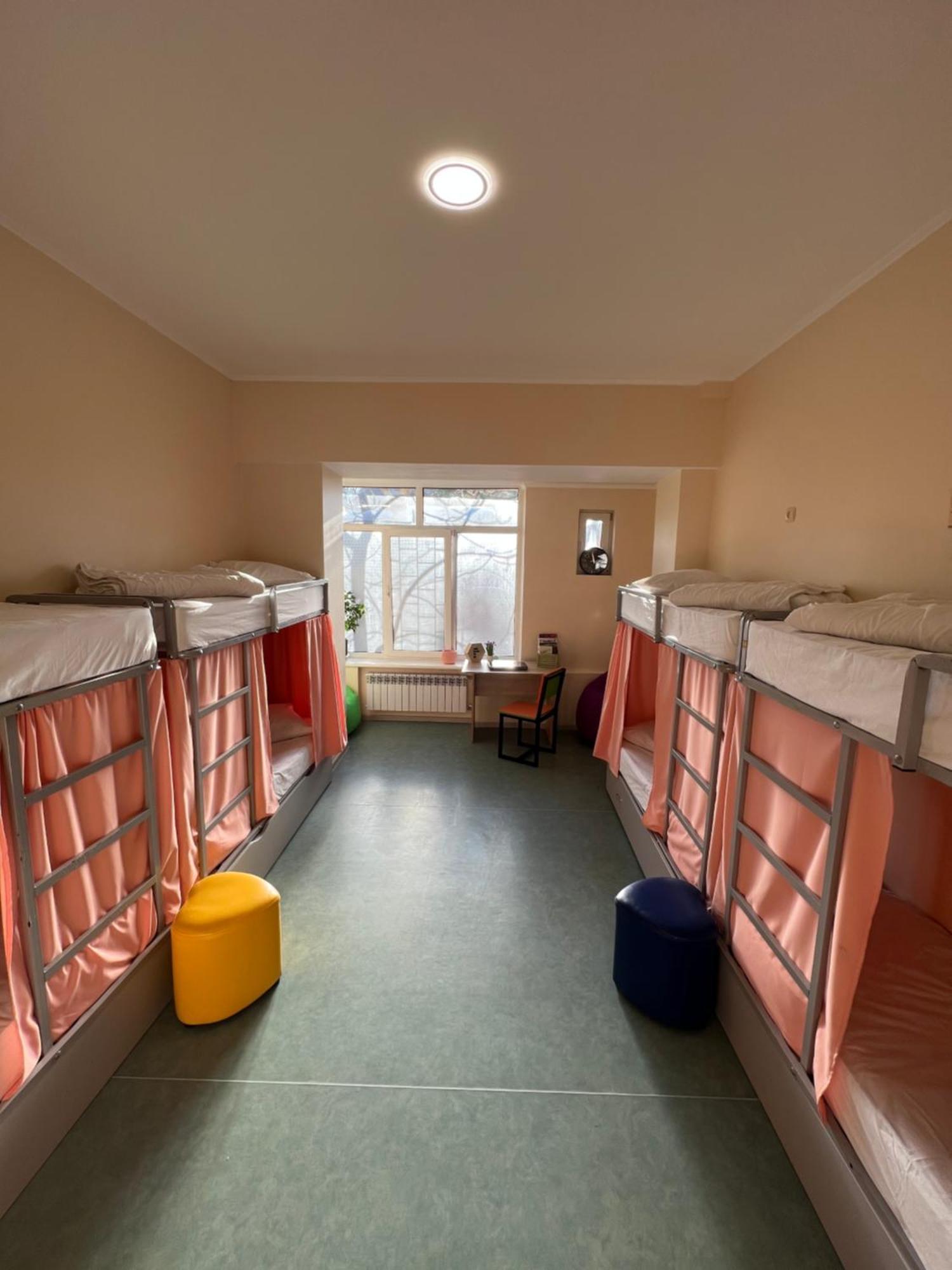 Demeevsky Hostel Kyjev Exteriér fotografie